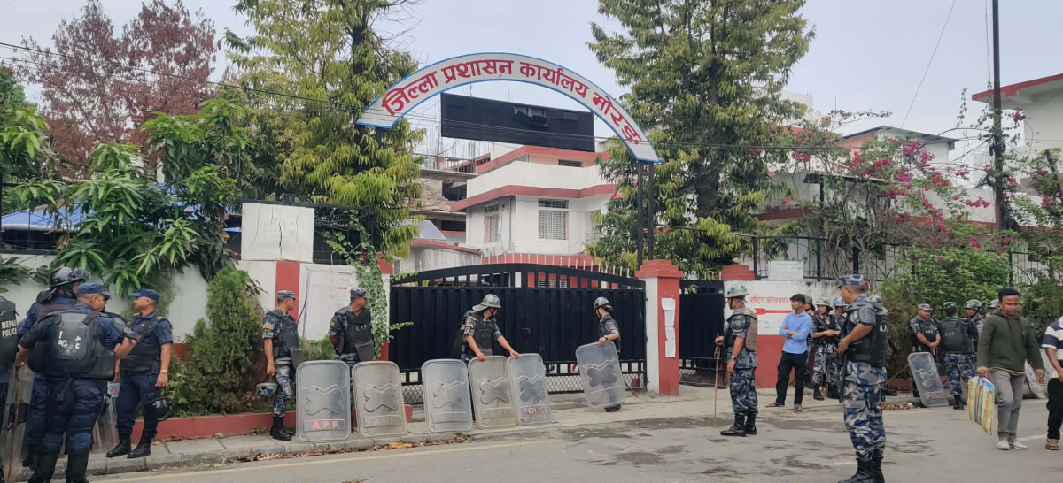 जिल्ला प्रशासन कार्यालय मोरङमा सुरक्षा व्यवस्था कडा