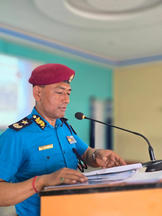 नेपाल पुलिस स्कुल शान्तिपुर चितवनको निरीक्षण गर्दै एआईजी हिमालय श्रेष्ठ, शैक्षिक गुणस्तर सुधारमा जोड